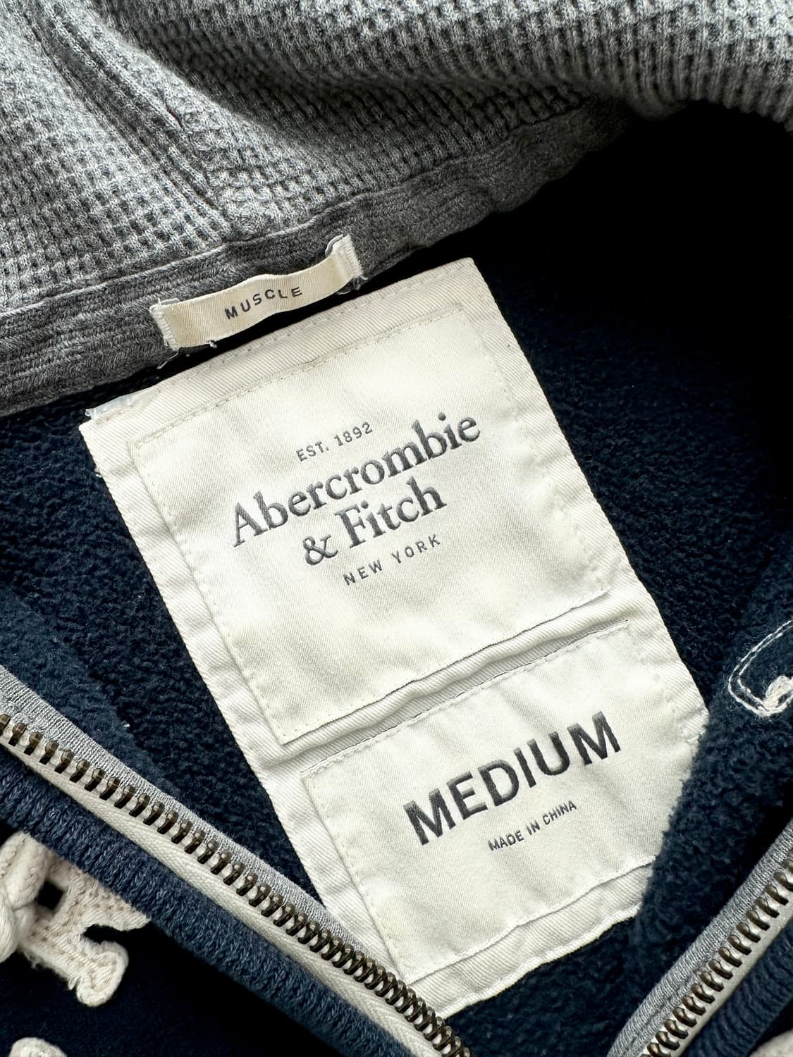 아베크롬비 자수 로고 네이비 후드집업 상품이미지2