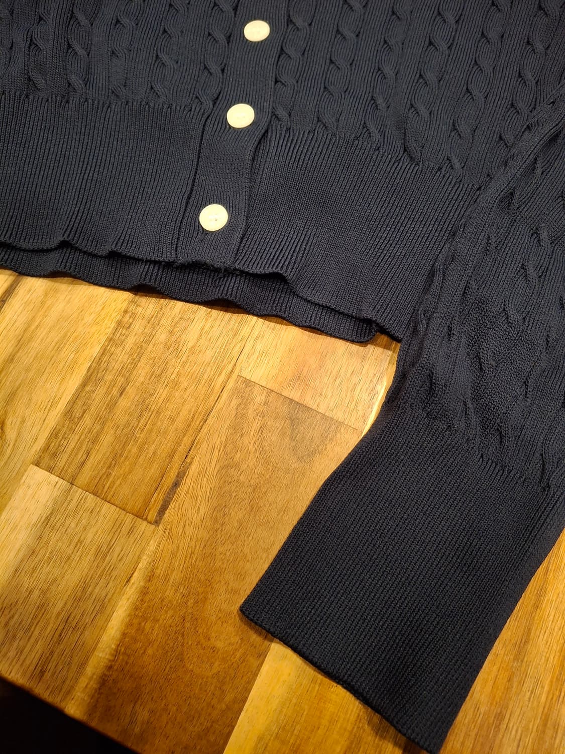 (마지막특가) 로엠 네이비 꽈배기 니트 가디건 
새상품 상품이미지5