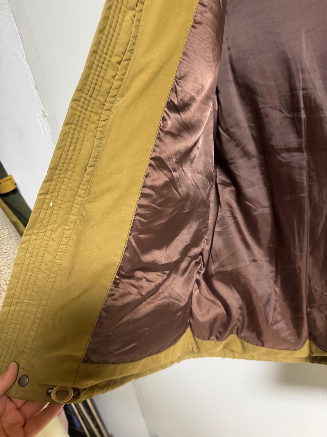 써스데이아일랜드 남성 카키색 덕다운 점퍼 100 상품이미지3