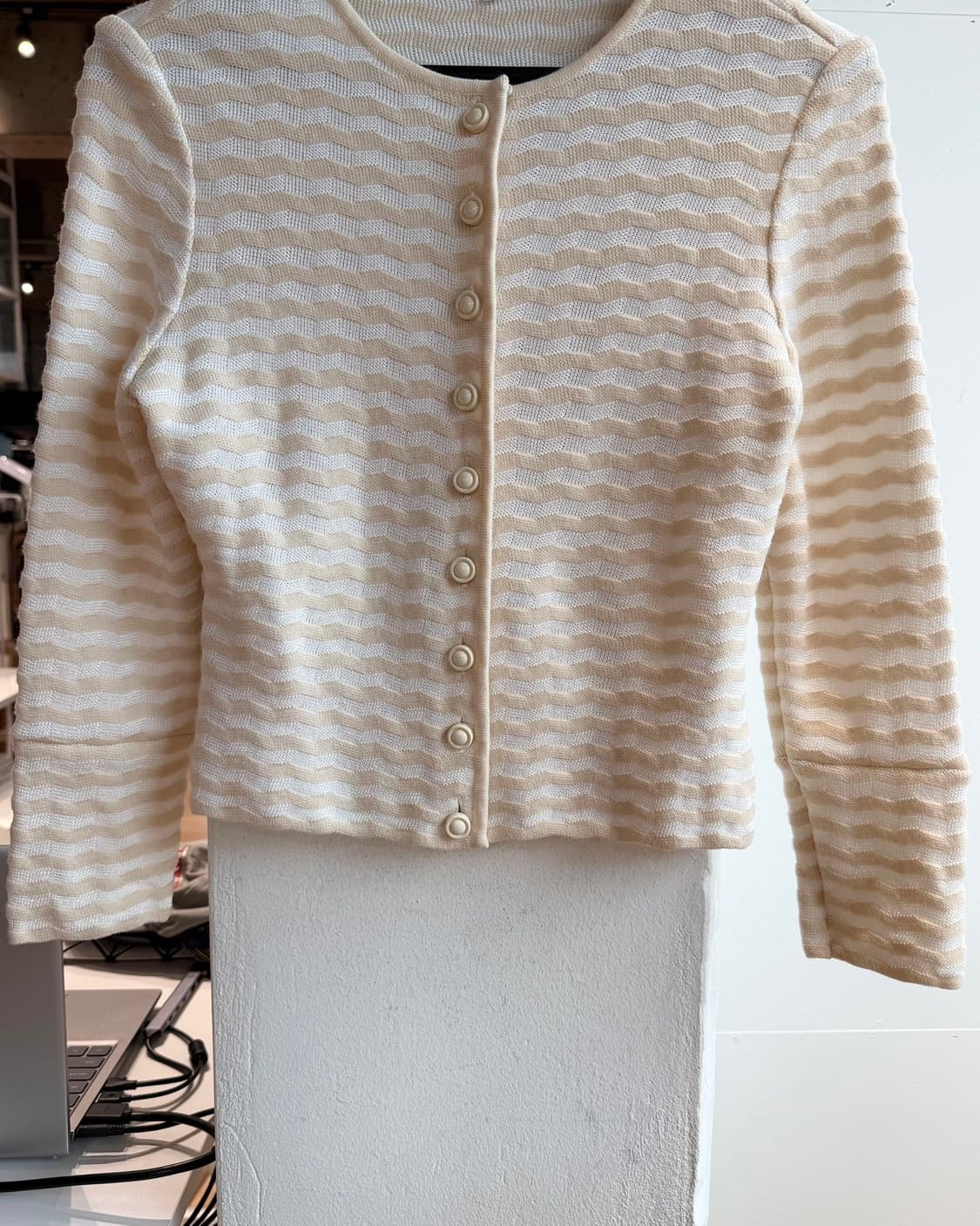 크리스찬 디올 베이지 웨이브패턴 가디건  상품이미지6