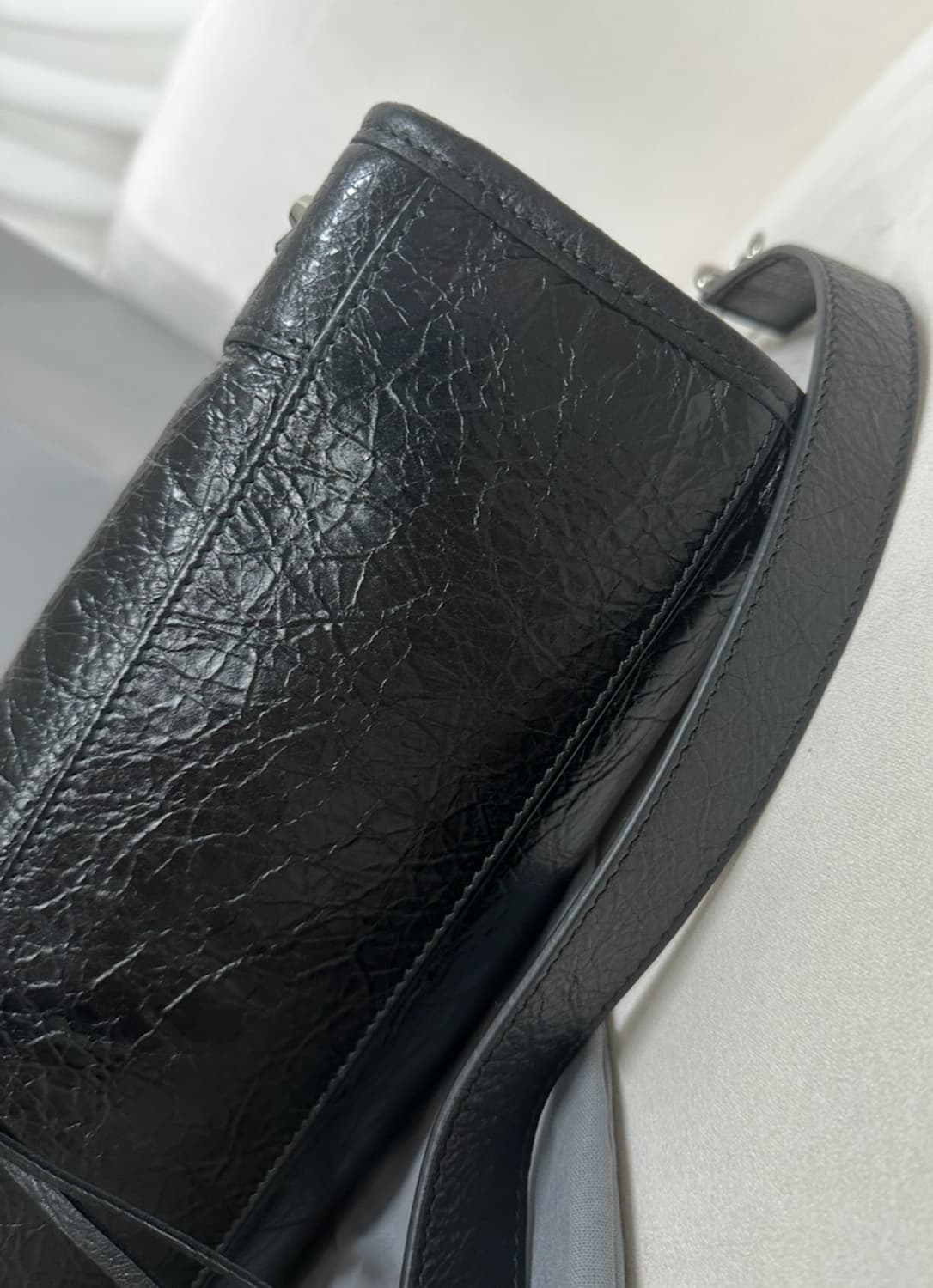 [새상품급 정품] 발렌시아가 르 시티 모터백 스몰 상품이미지5