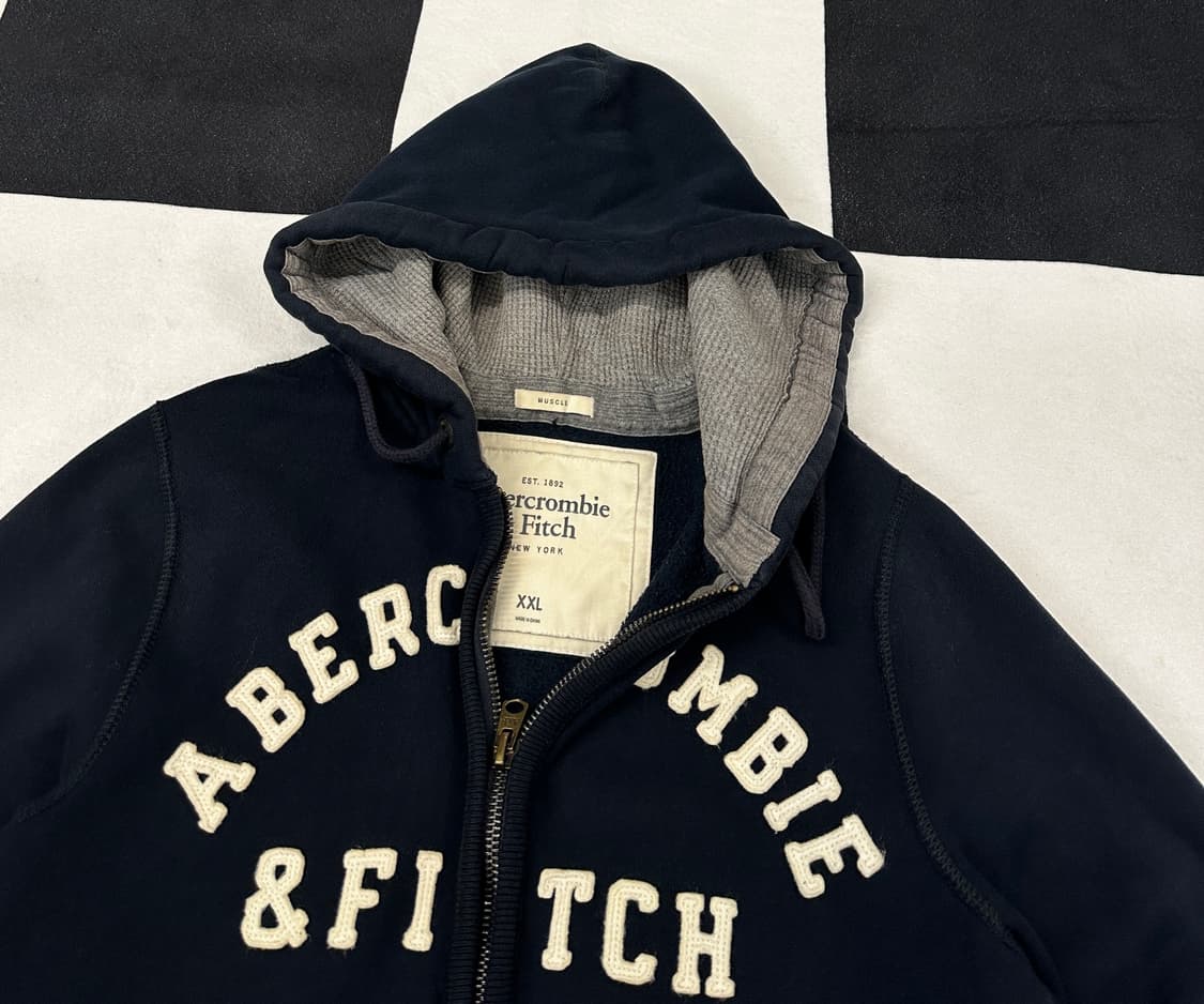 아베크롬비 xxl 양홍원 착용 후집 네이비 스펠아웃로고 상품이미지5