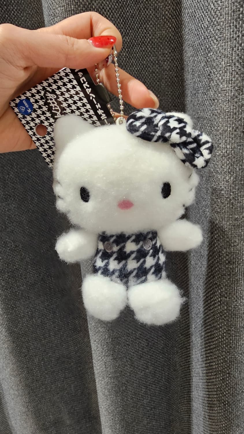 일본정품 산리오 헬로키티 하운드투스 블랙체크 키링 상품이미지1