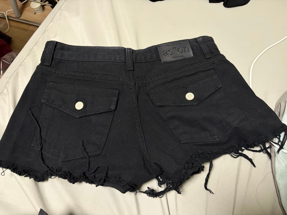 애즈온 반바지 SOLID BLACK SHORT PANTS  상품이미지4