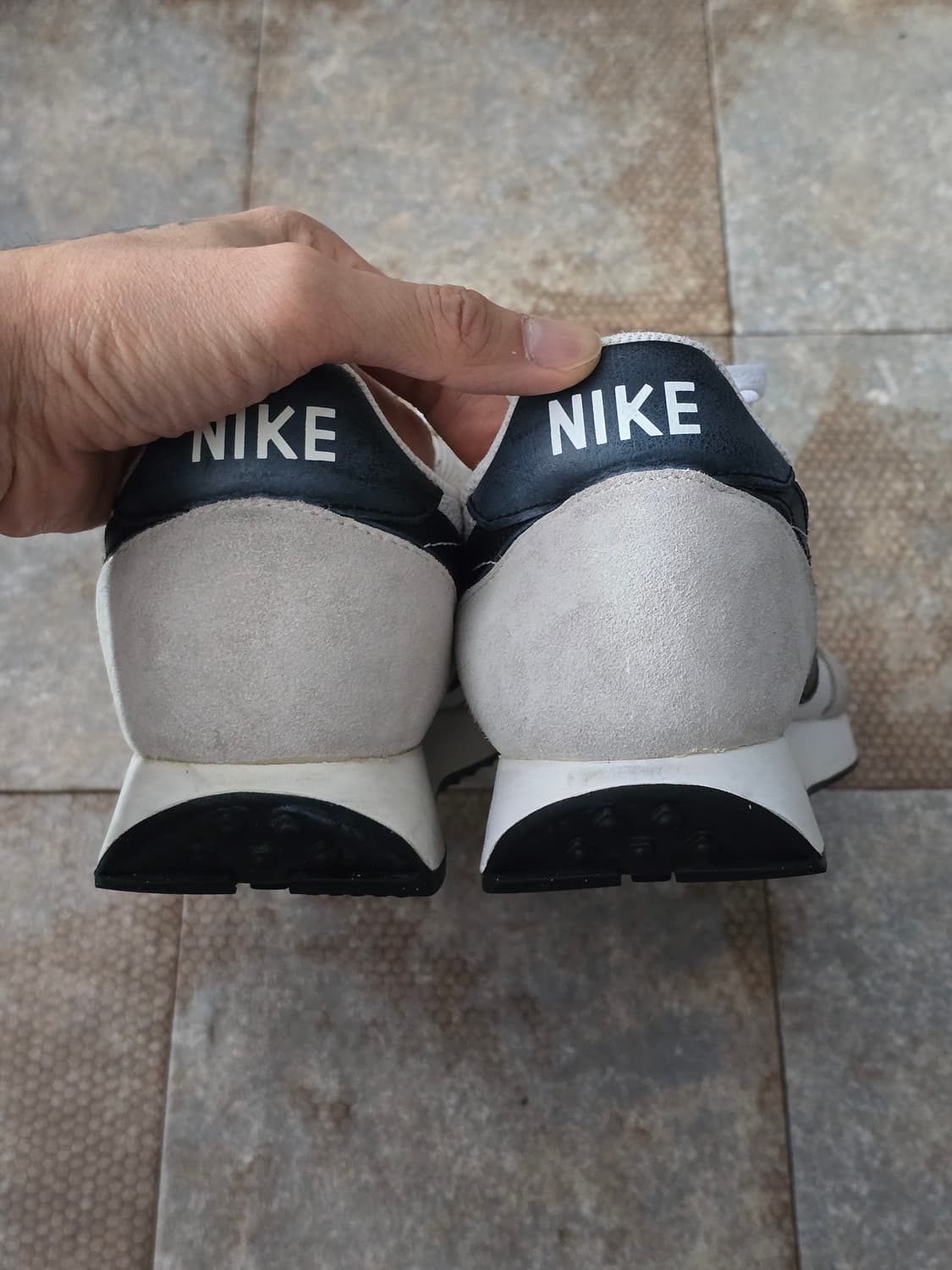 (285)나이키 에어 테일윈드 79 흰검  상품이미지9