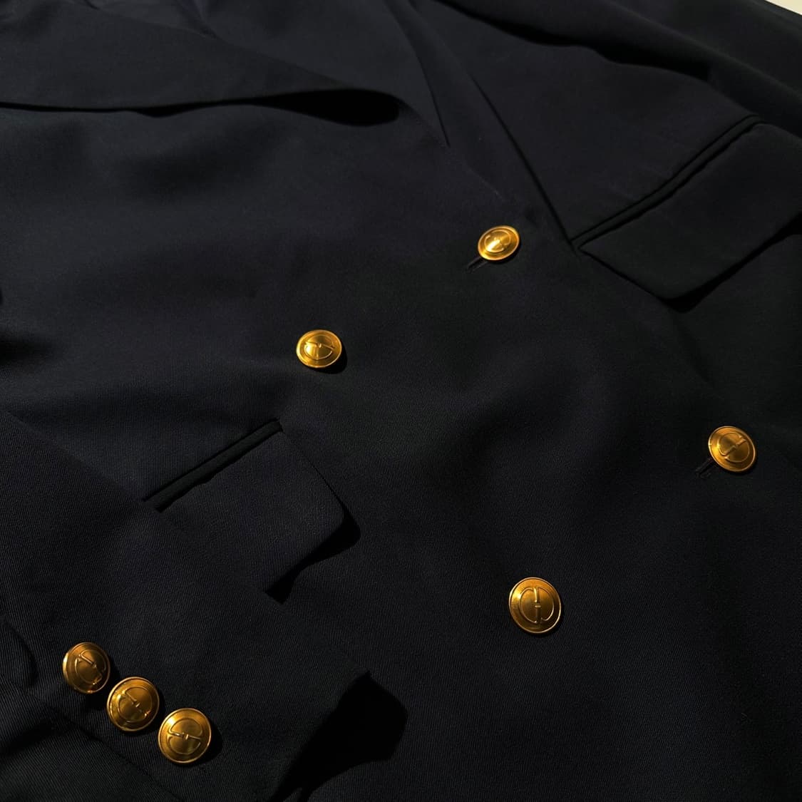 구찌 80‘s 금장 로고 버튼 더블 블레이저 자켓 상품이미지5