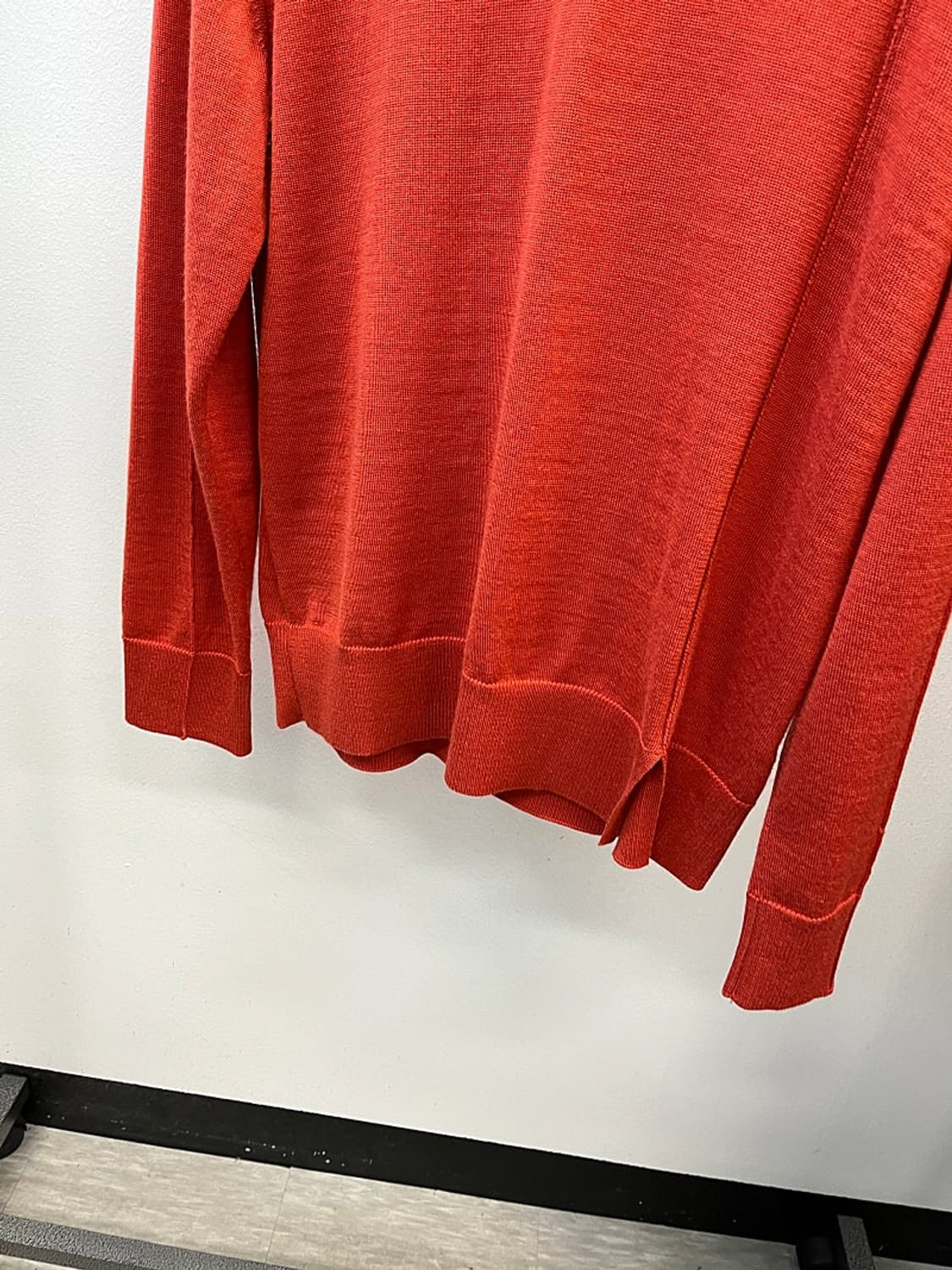 100) 솔리드옴므 신형 오렌지 니트  상품이미지2