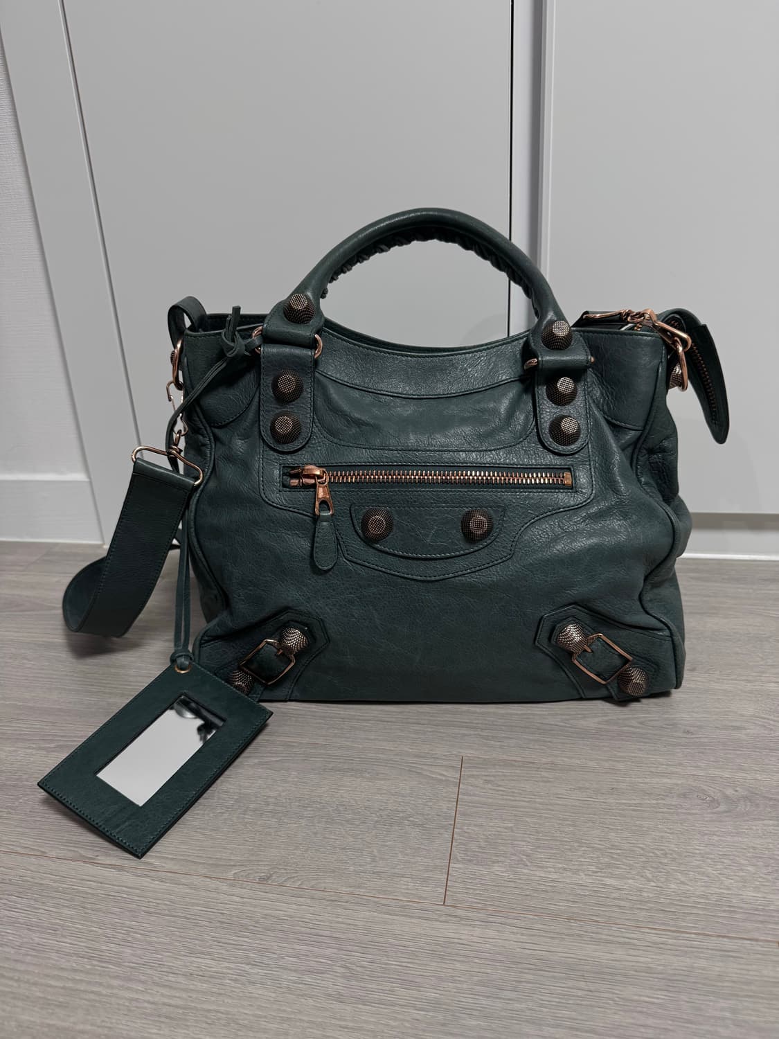 발렌시아가 클래식 시티 틸그린 미디움/상태최상/급처 상품이미지1