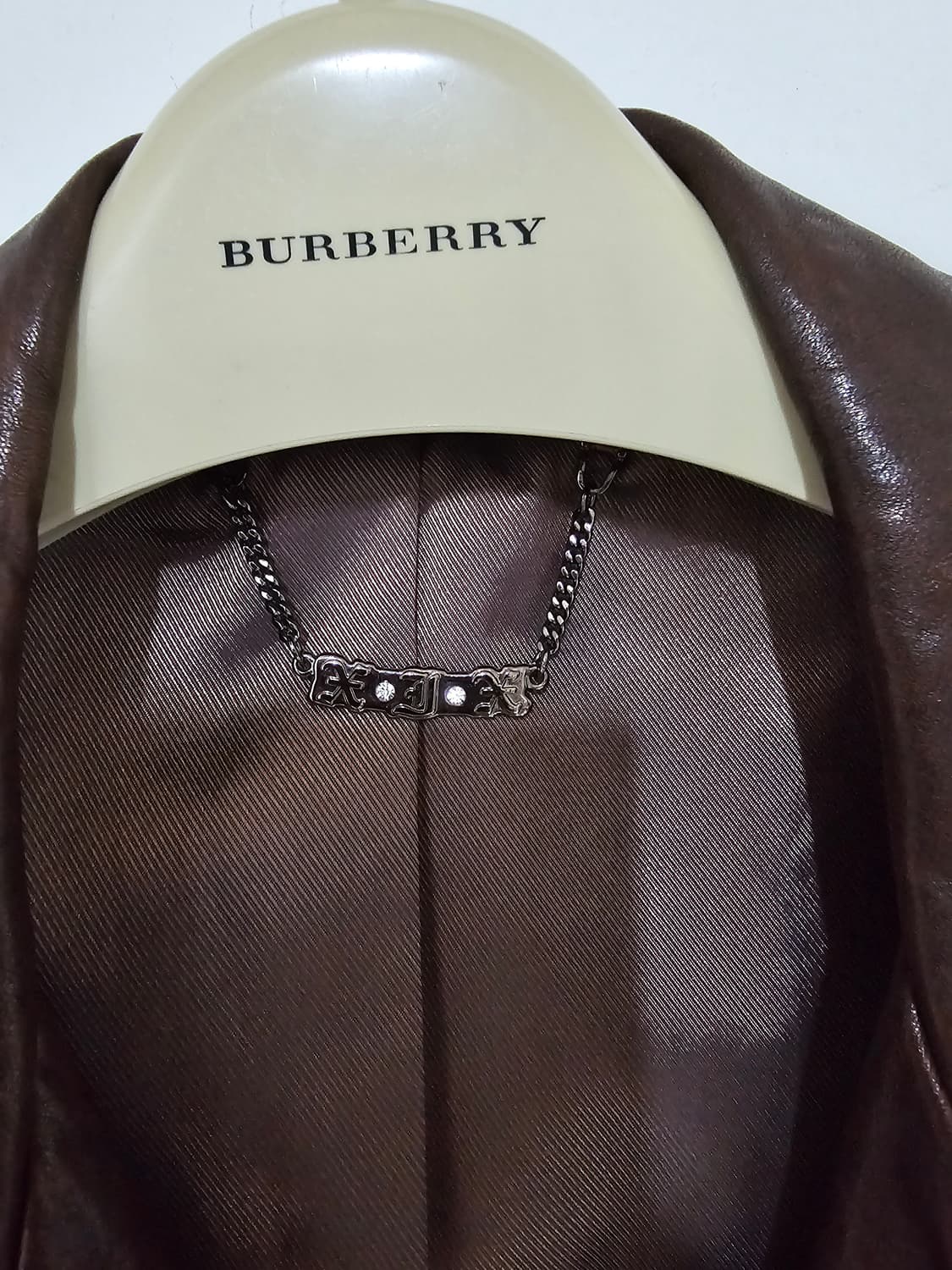 Xix 천연양가죽 진갈색 팔반짝이 배색니트 55. 스와르브스키 단추들 상품이미지4