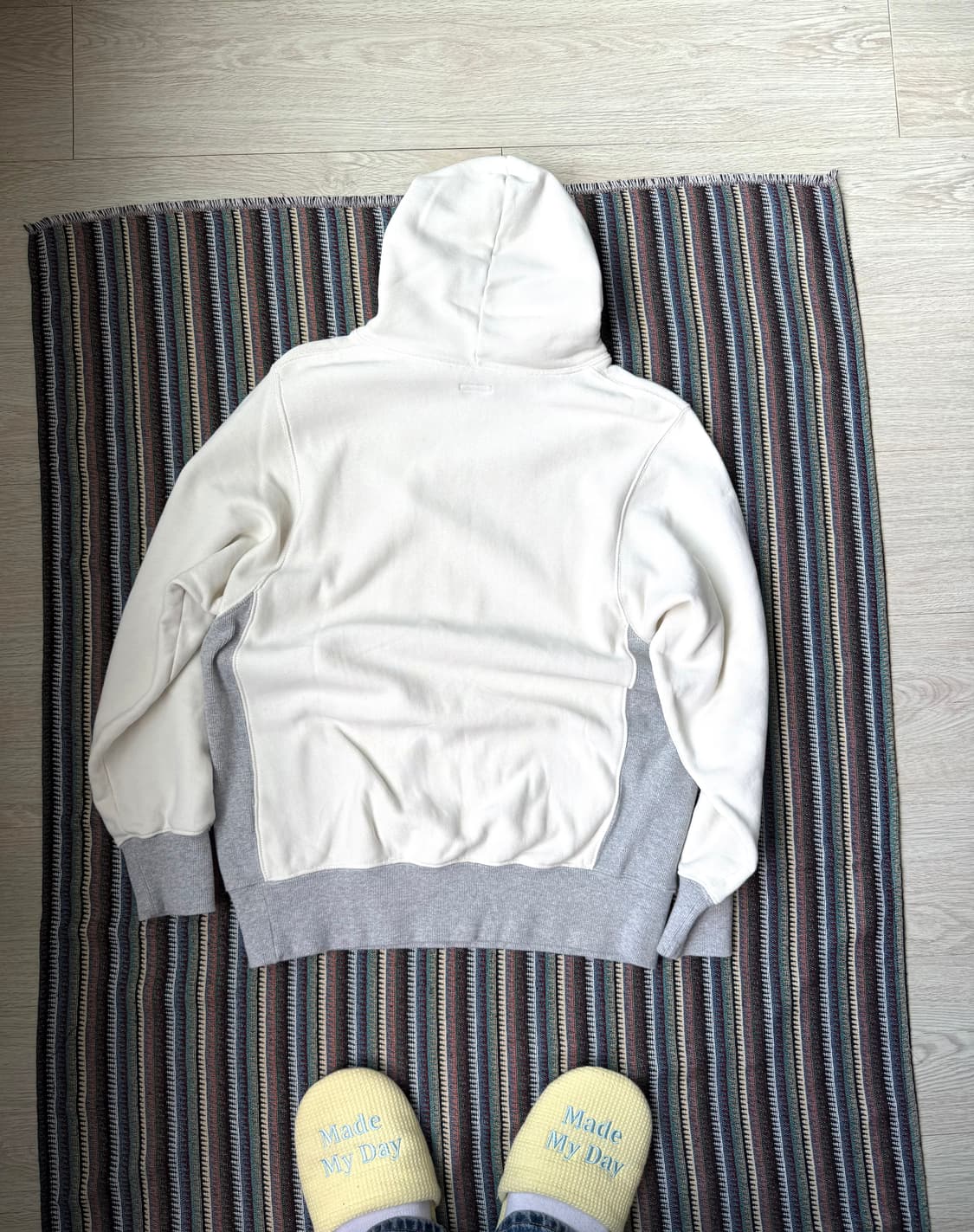 캐피탈 레인 스마일 후드티 상품이미지3