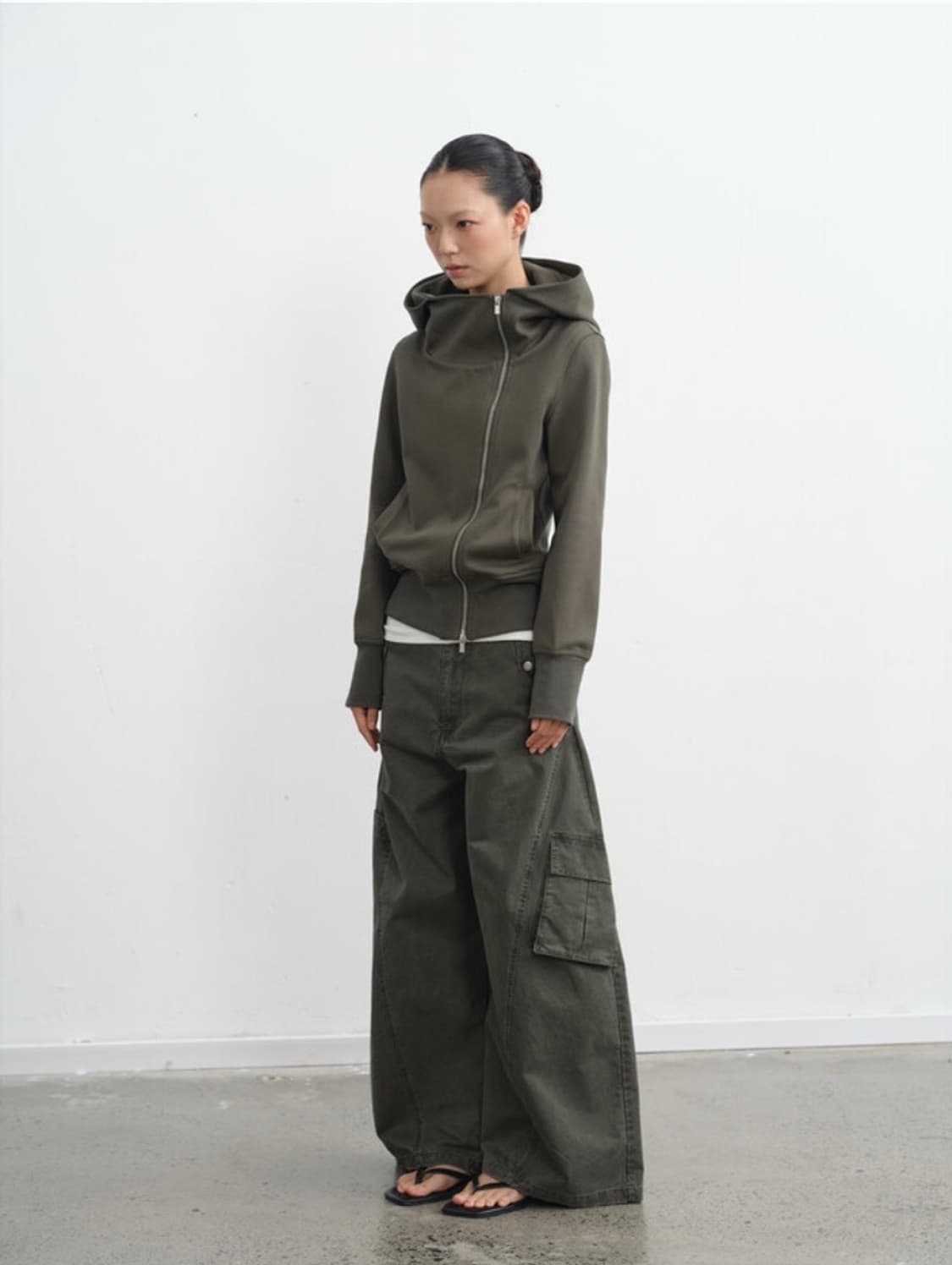 LINY LIBERTY Slim Fit Big Hooded Zip-Up 상품이미지5