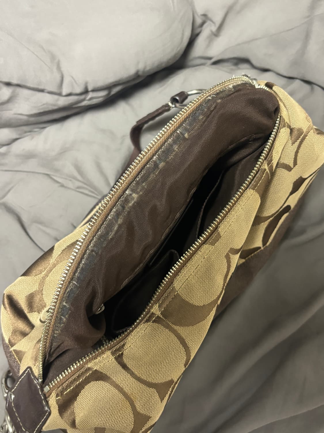 코치(COACH) 시그니처 로고 호보 숄더백 상품이미지7