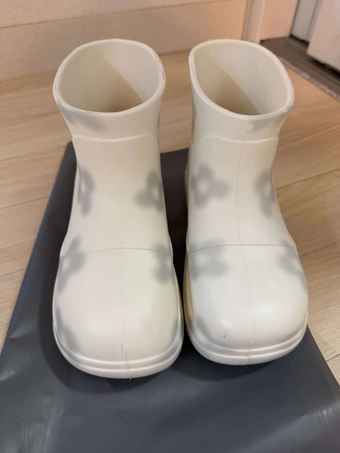 락피쉬 민주킴 플로럴 섀도우 레인부츠 숏 화이트 240 UK4.5 상품이미지1