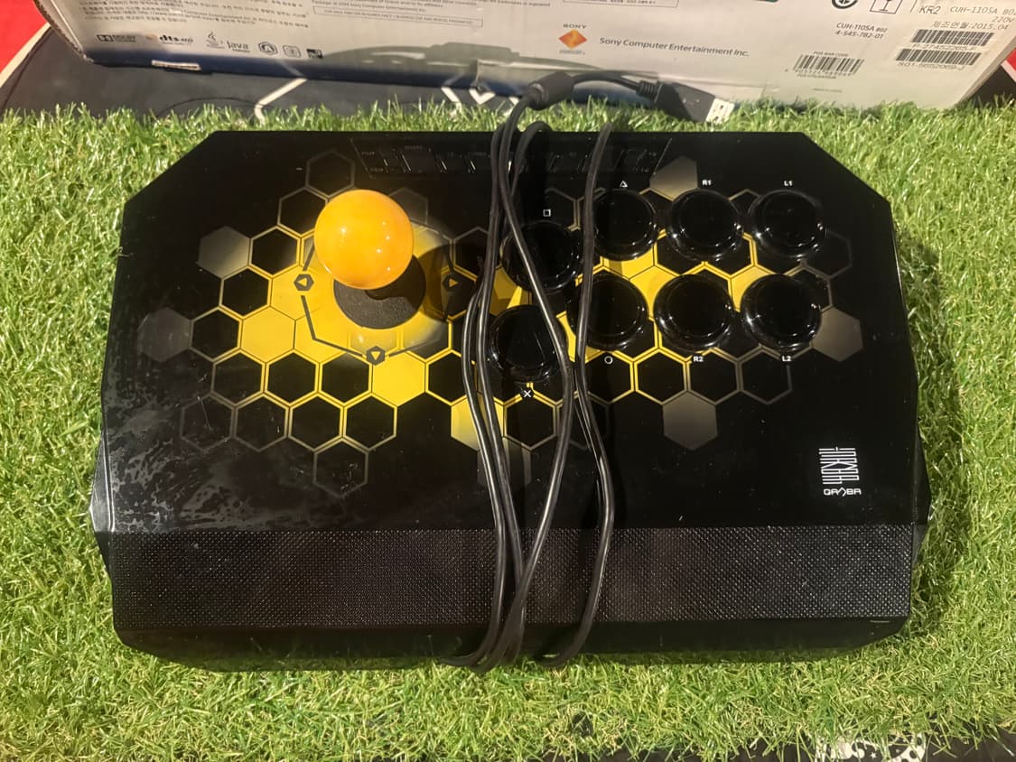 [중고] 플레이스테이션 4 + 각종 부자재 및 타이틀 상품이미지6