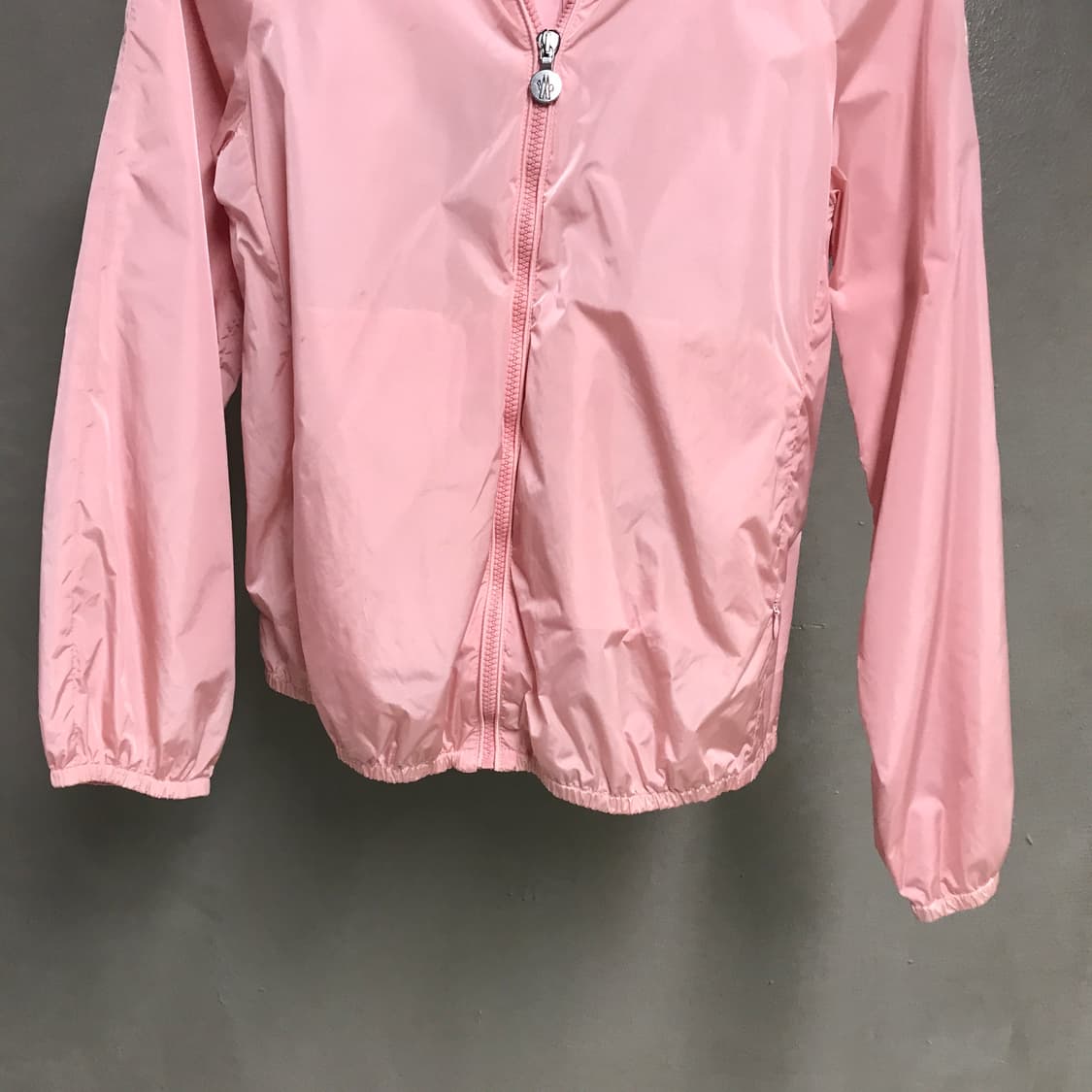 몽클레어 핑크 바람막이 14Y(W) 상품이미지3