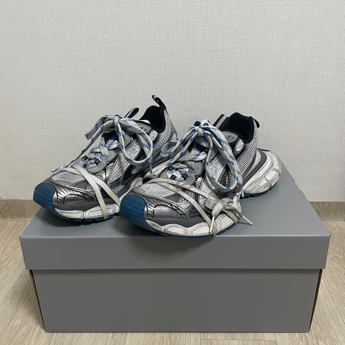 발렌시아가 3XL 블루 40 사이즈 상품이미지1