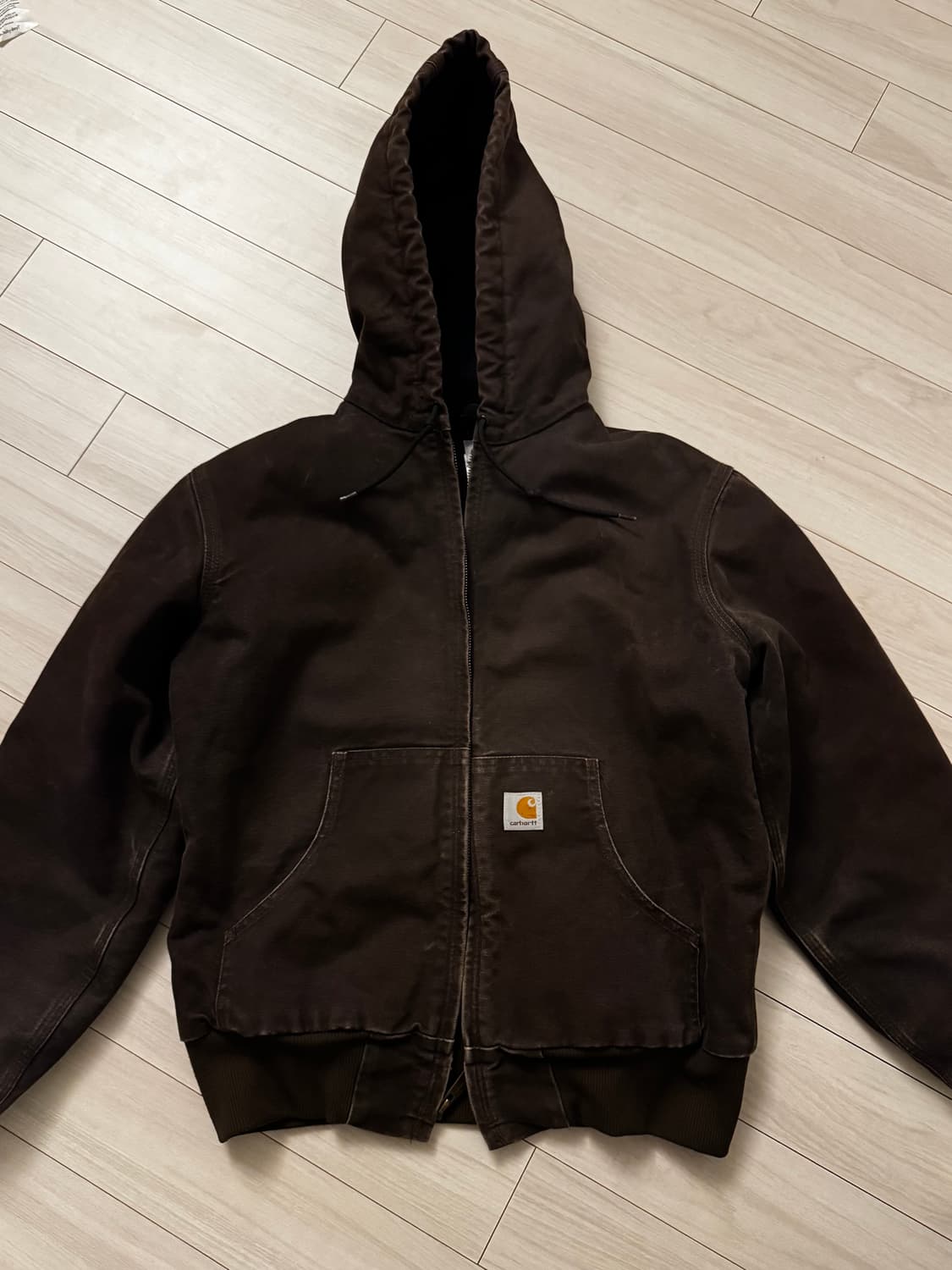 칼하트 덕 액티브 자켓 다크브라운 상품이미지1