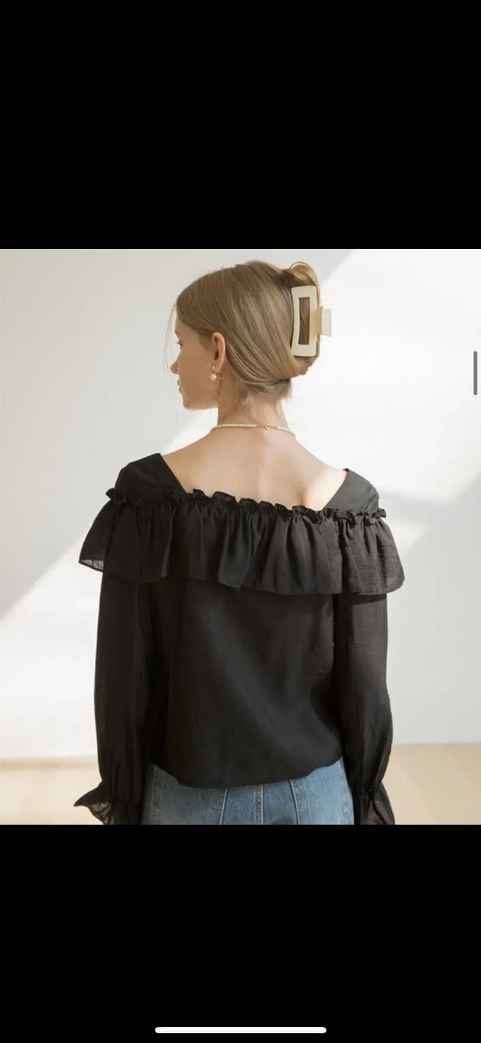 클렛 스퀘어 프릴 러플 블라우스 블랙 상품이미지5