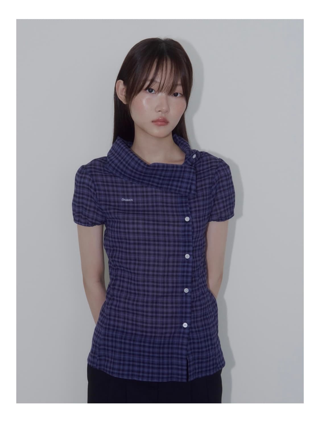 온스카 드레이프 카라 블라우스 네이비체크 (1 size) 상품이미지1