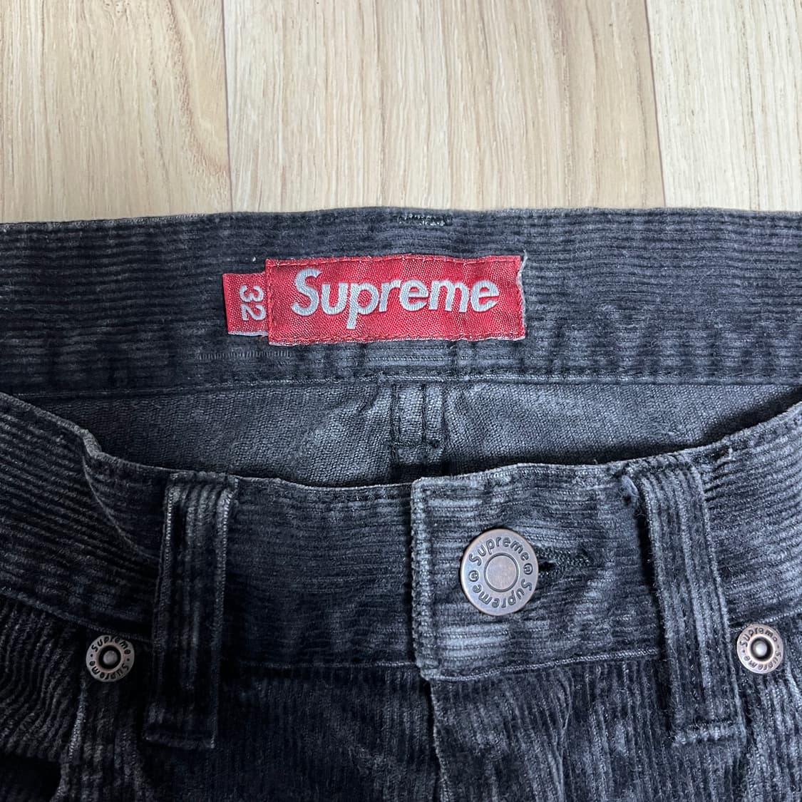 슈프림 워시드 코듀로이 더블 니 페인터 쇼츠 블랙 24SS 32 상품이미지5