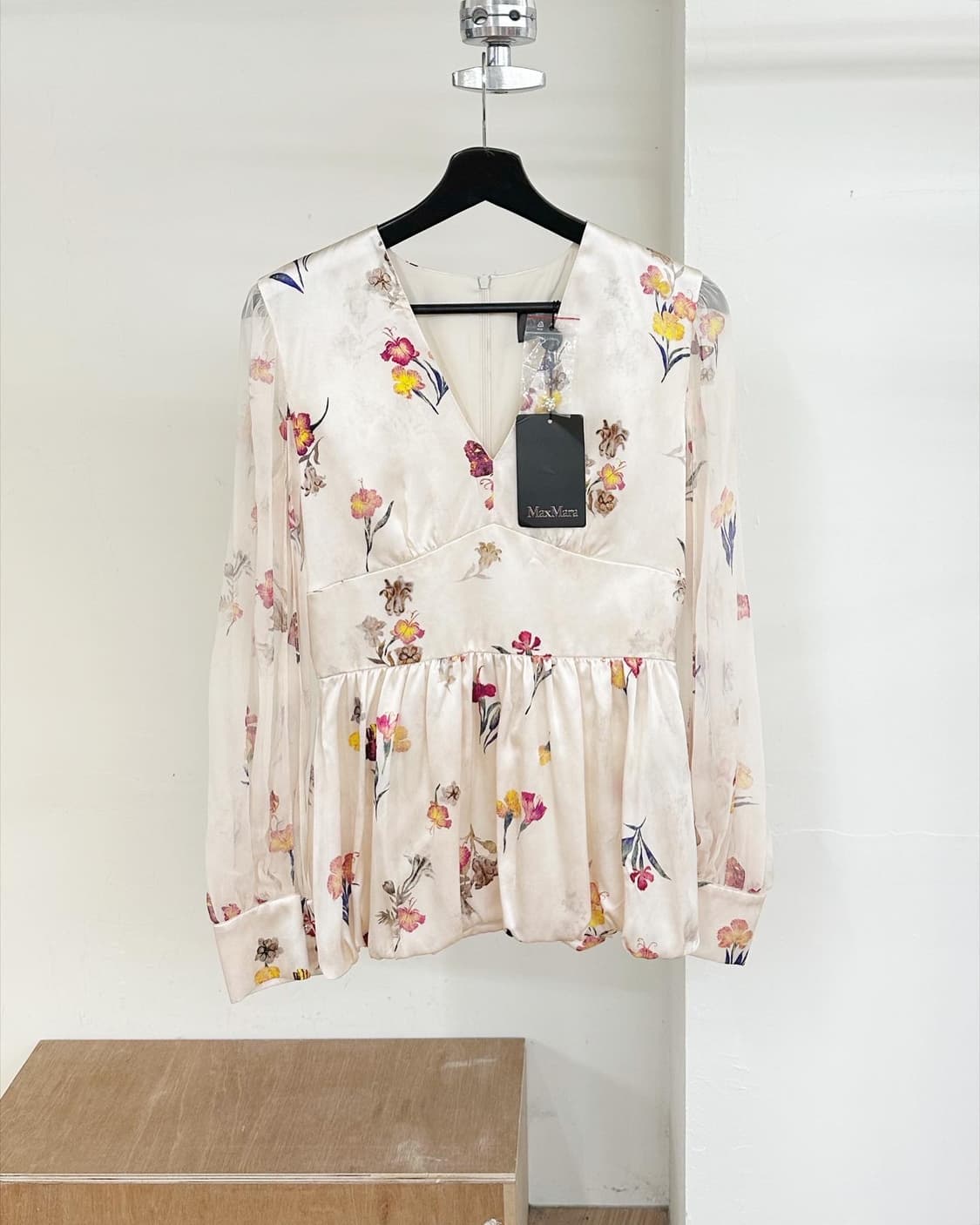 막스마라 라이트핑크 플라워프린팅 세타 블라우스  상품이미지1