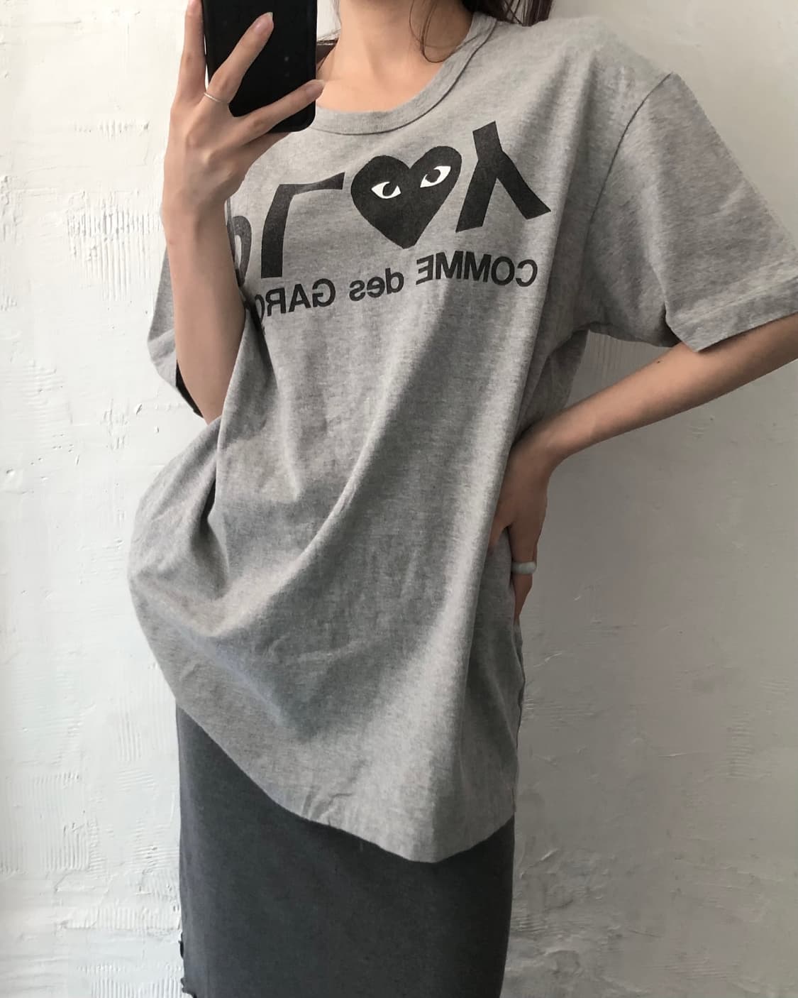 꼼데가르송 PLAY로고 그레이컬러 티셔츠 상품이미지3