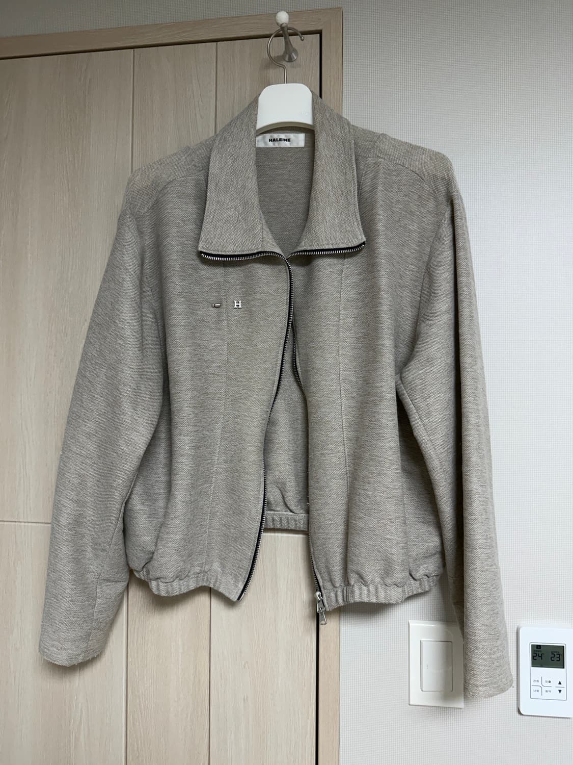 알렌느 BEIGEGREY Meshed highneck zipup 2 상품이미지1