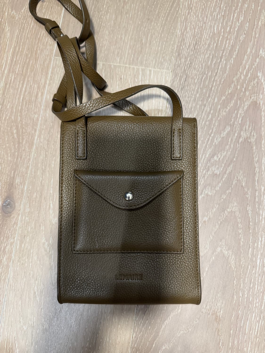 프랑스 패션 브랜드 르메르(Lemaire)의 엔벨로프 위드 스트랩(Env 상품이미지2