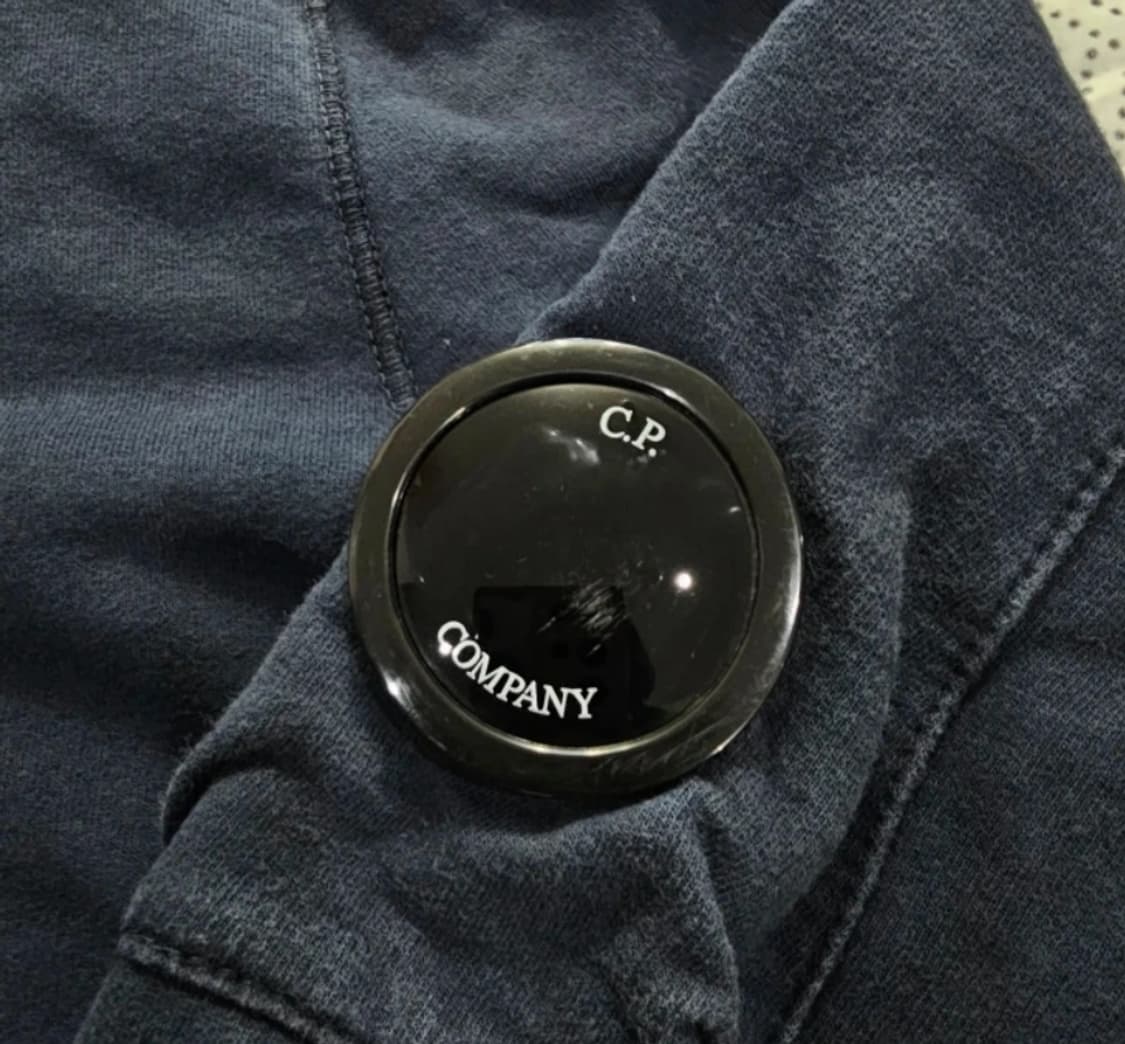 씨피컴퍼니 CP컴퍼니 네이비 맨투맨 L 상품이미지3