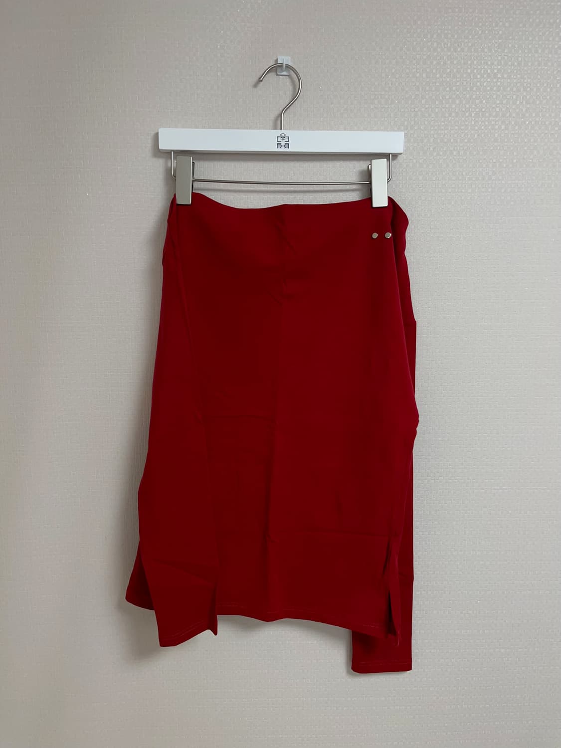 ONSKA 온스카 ONE-SHOULDER ELASTIC T (RED) 상품이미지4