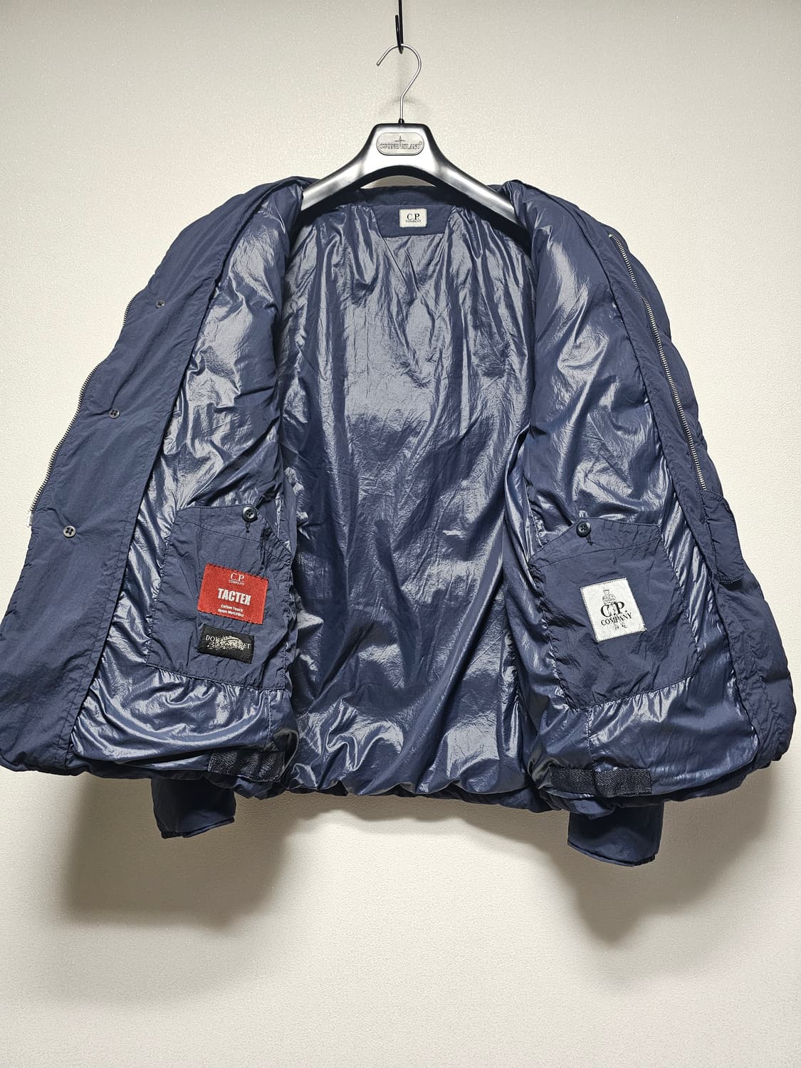 cp컴퍼니 TACTEN 다운 자켓 상품이미지4