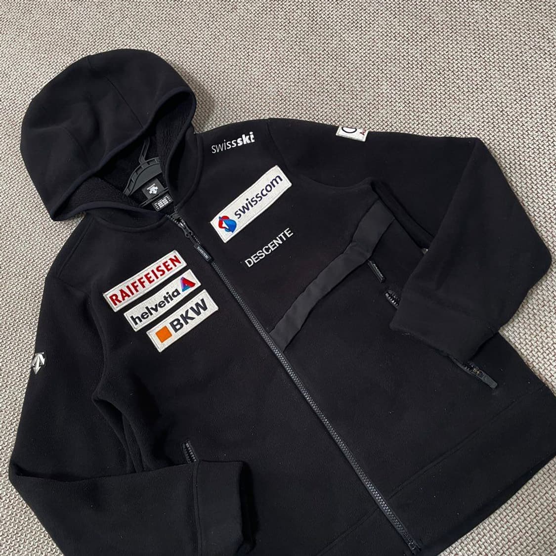 데상트 아우디 후리스 5173 상품이미지2