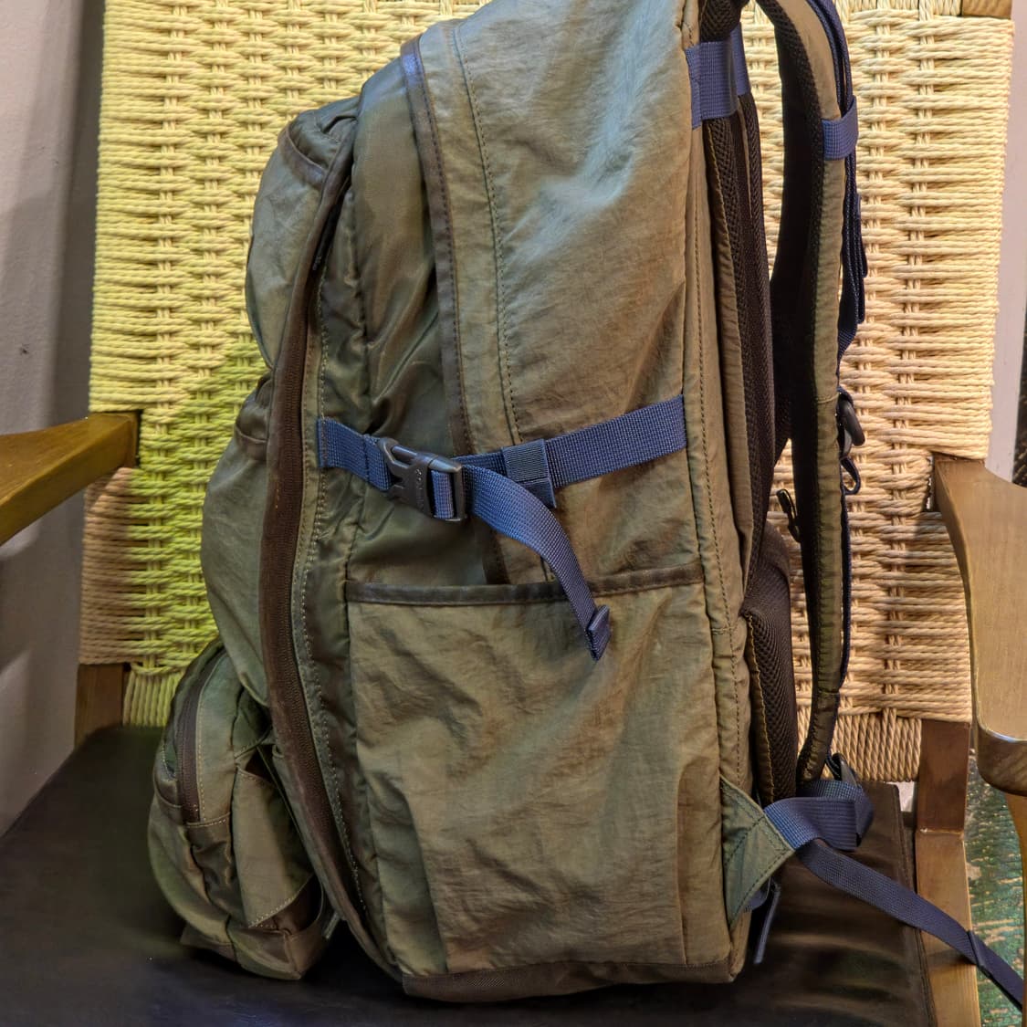 컬럼비아 백팩 + 파우치 세트 카키 (35L) 상품이미지5