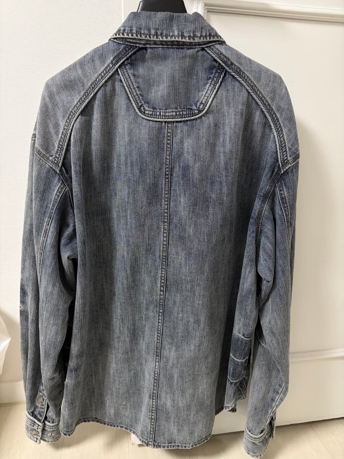 [새상품] 준지(Juun.J) 데님 셔츠 40% 할인 판매 상품이미지2