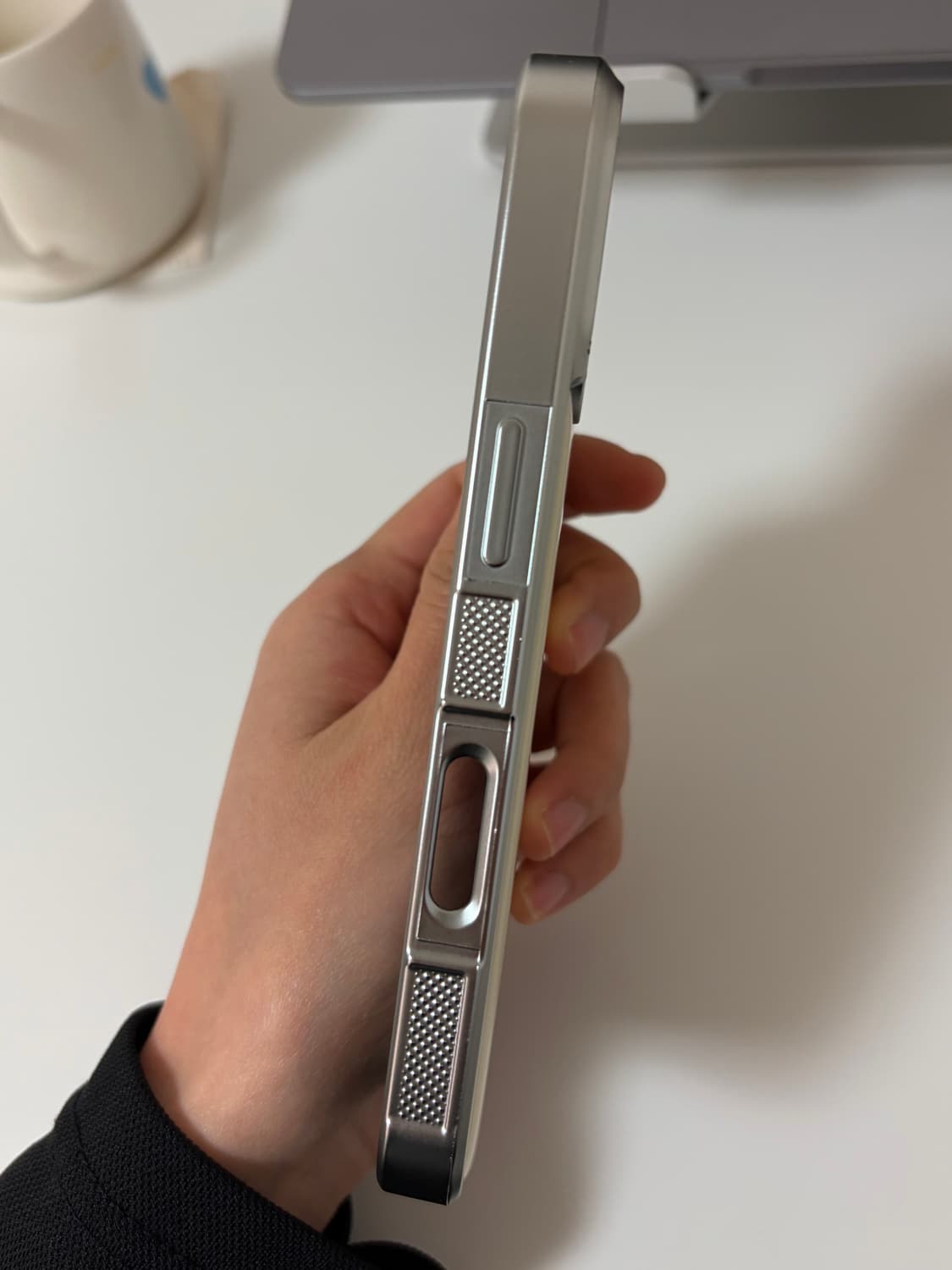 바로배송) 미닛뮤트 아이폰 17 실버 케이스 버터 상품이미지5