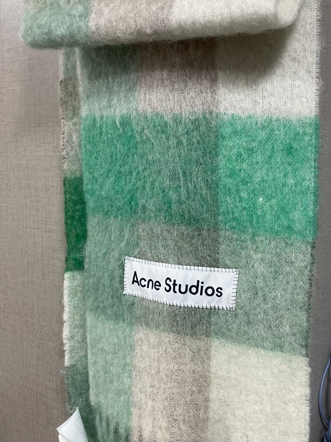 아크네 스튜디오 모헤어 체크 머플러 그린 그레이 상품이미지2