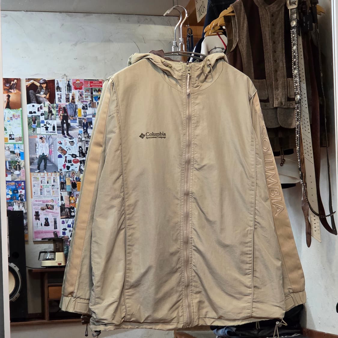 컬럼비아 올드스쿨 베이지 바람막이 상품이미지1