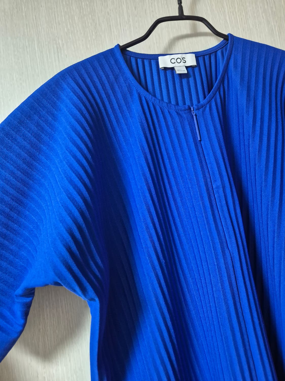 COS 코스 신형 플리츠 반집업 니트 S 상품이미지4