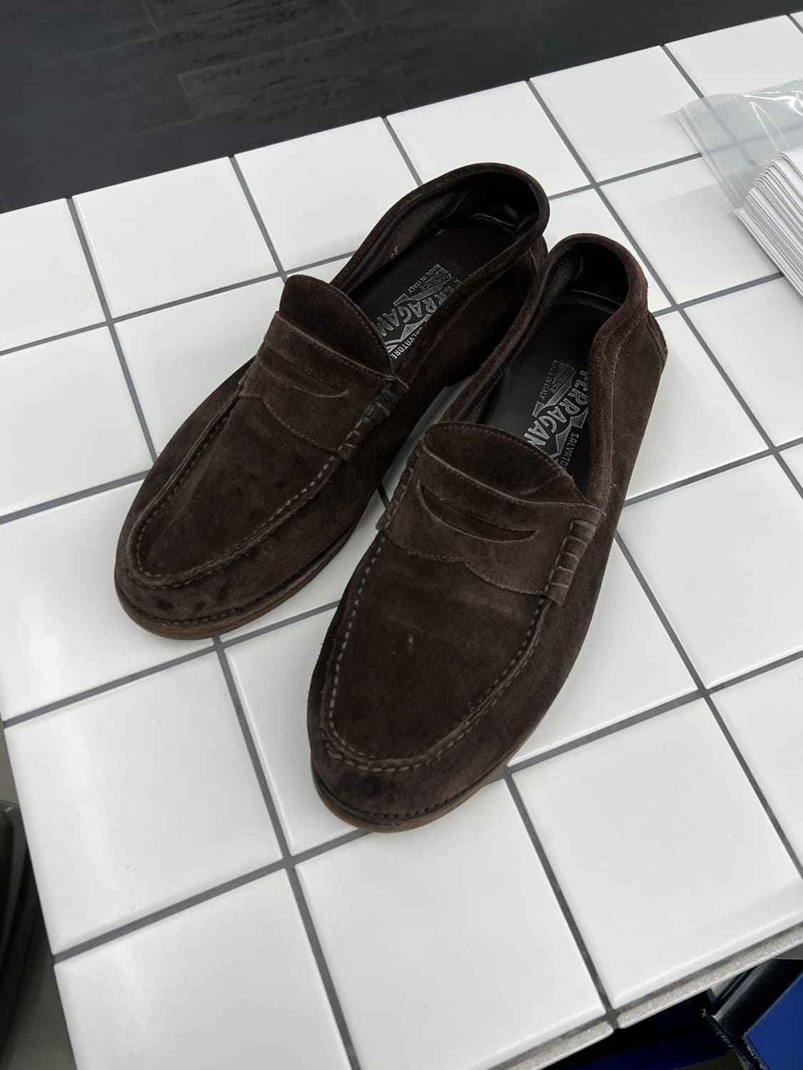 살바토레 페레가모 스웨이드 로퍼 상품이미지2