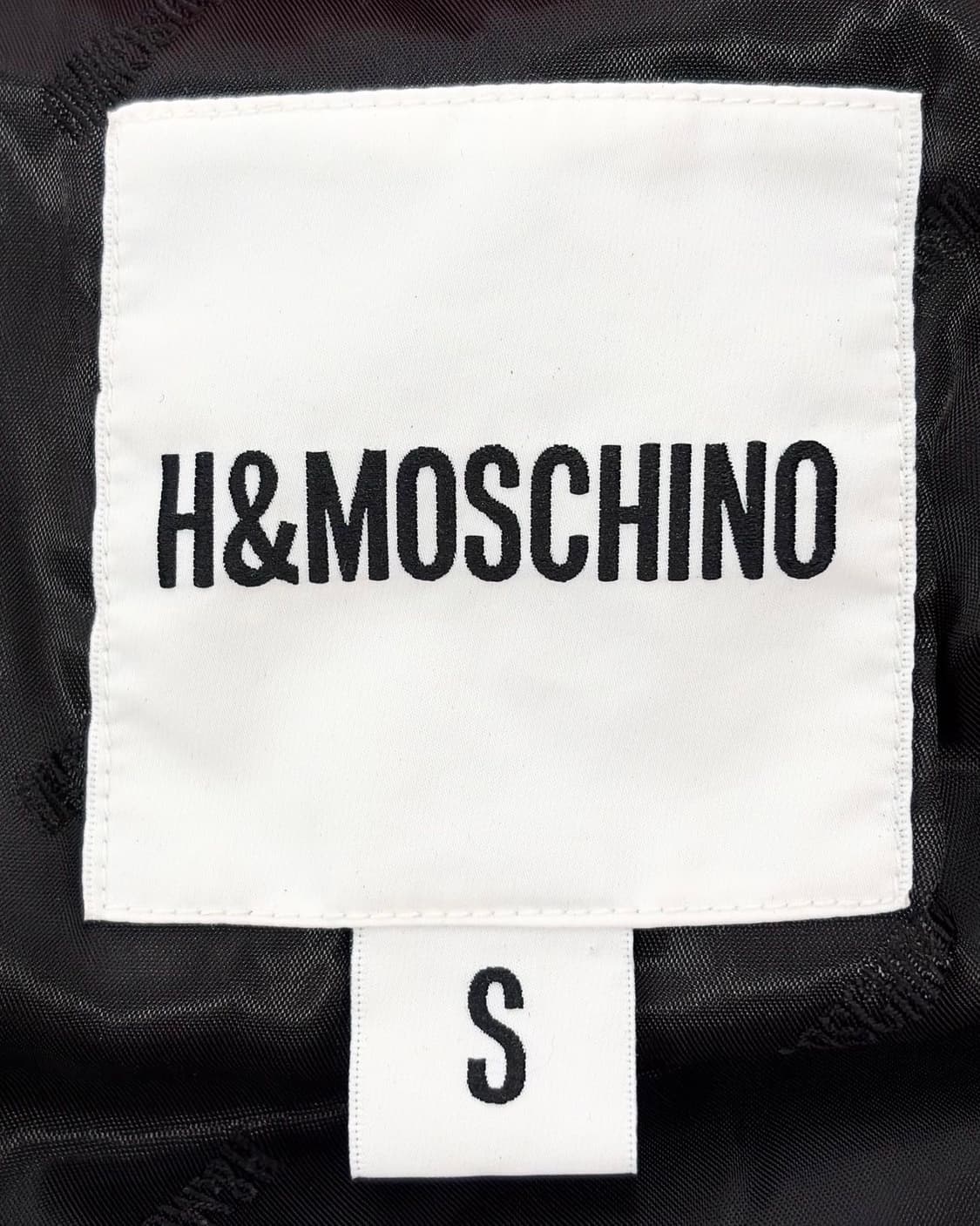 h&m x 모스키노 레드 크롭 푸퍼 패딩  상품이미지8