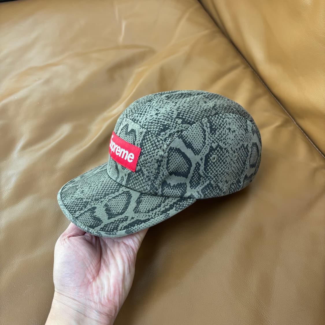 Supreme 슈프림 24ss 스네이크 스킨 캠프캡 모자 (Snake) 상품이미지4