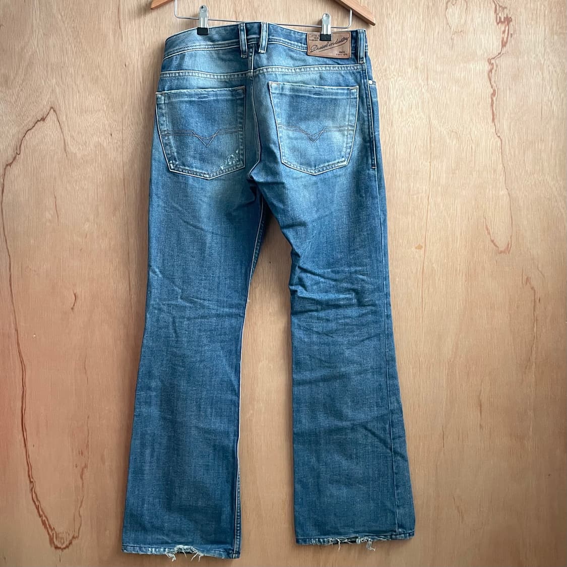 디젤 데미지 플레어 데님 팬츠 상품이미지3