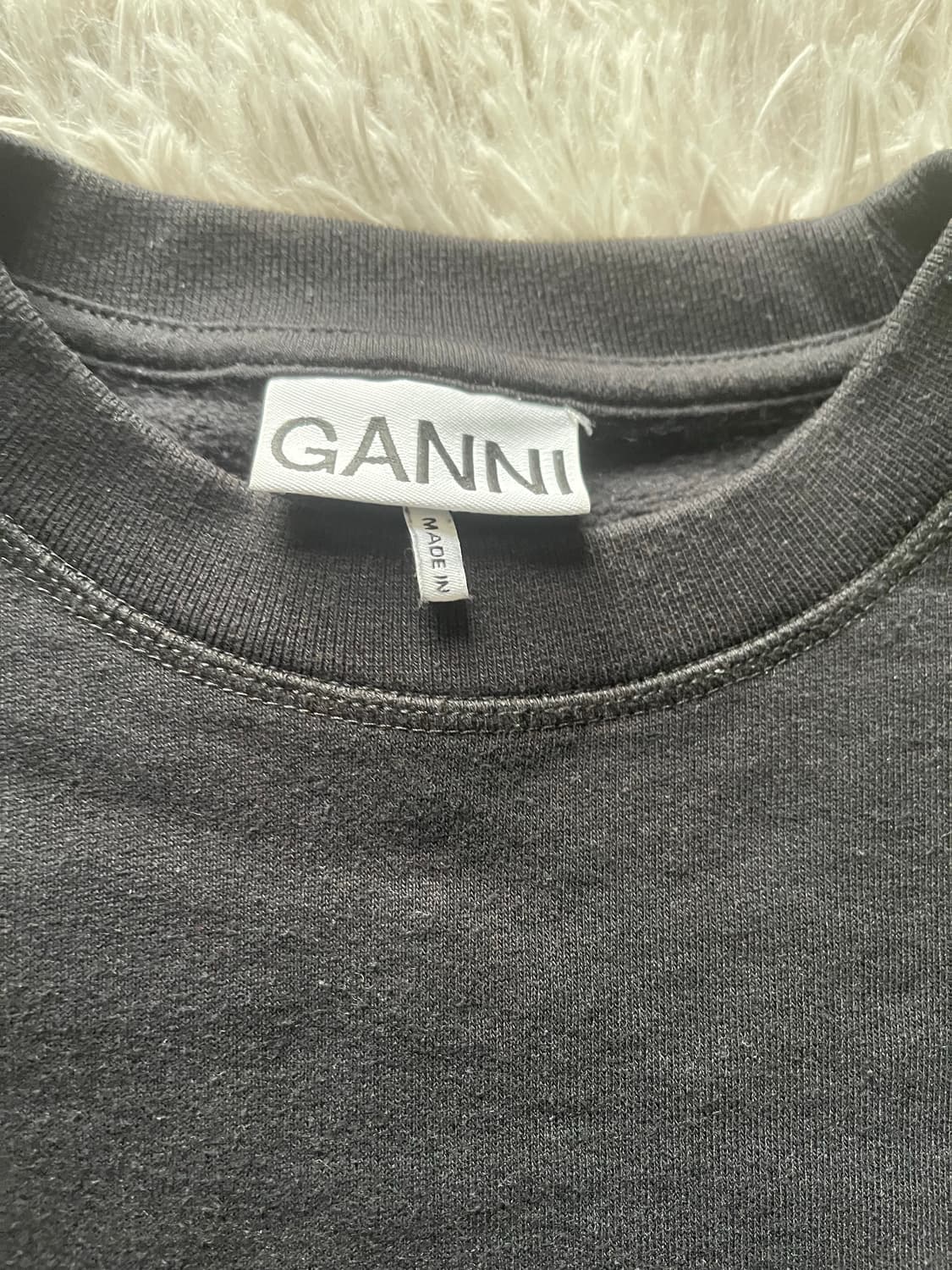 가니 블랙 맨투맨 퍼프 슬리브 상품이미지2