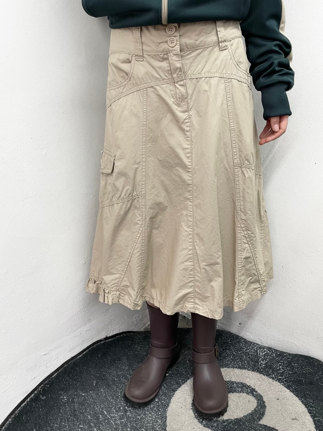 베이지 포켓 프릴 카고 스커트 상품이미지3