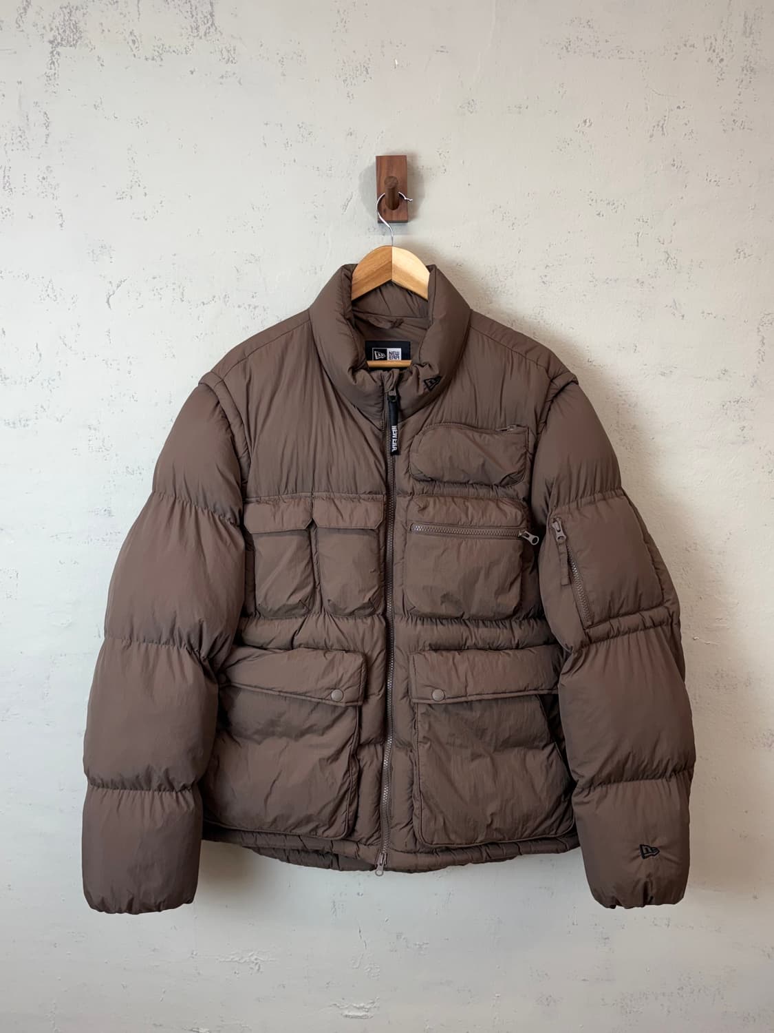 뉴에라 아웃도어 2IN1 푸퍼 다운 자켓 브라운 상품이미지1