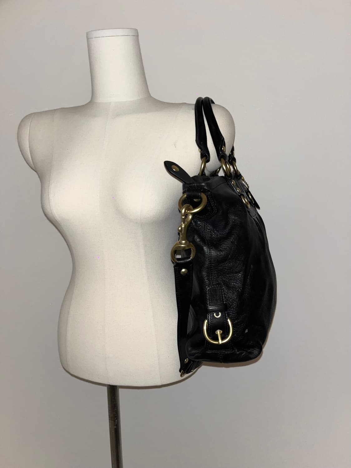 Coach All Black Shoulder bag 상품이미지4