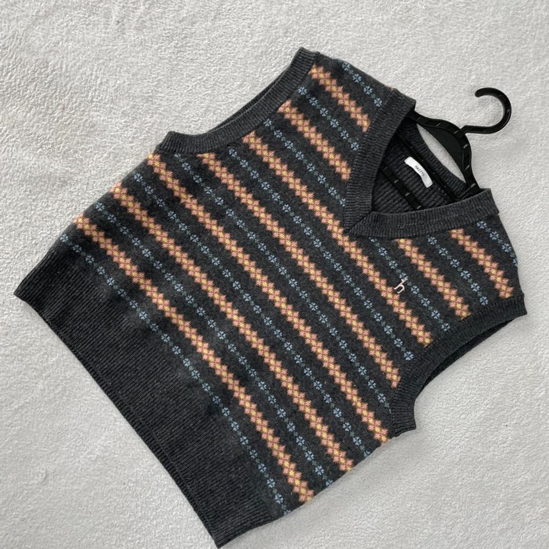 90 헤지스 레이디스 페어아일 2023 니트조끼 베스트 상품이미지3