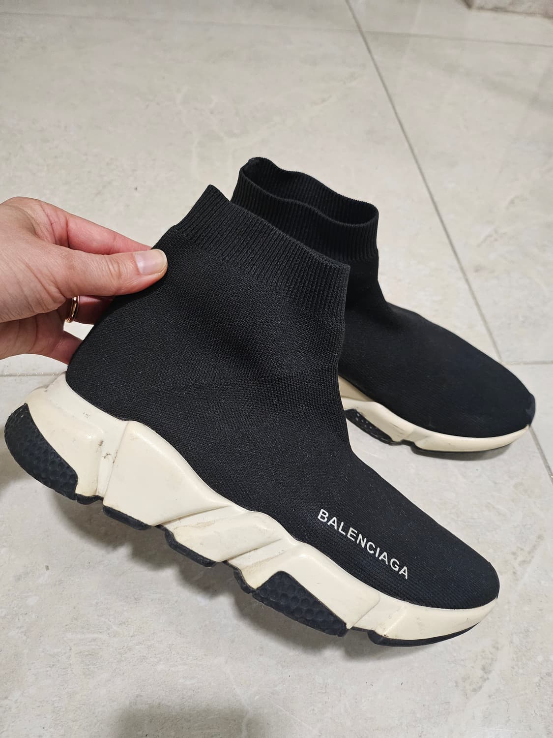 발렌시아가  상품이미지1