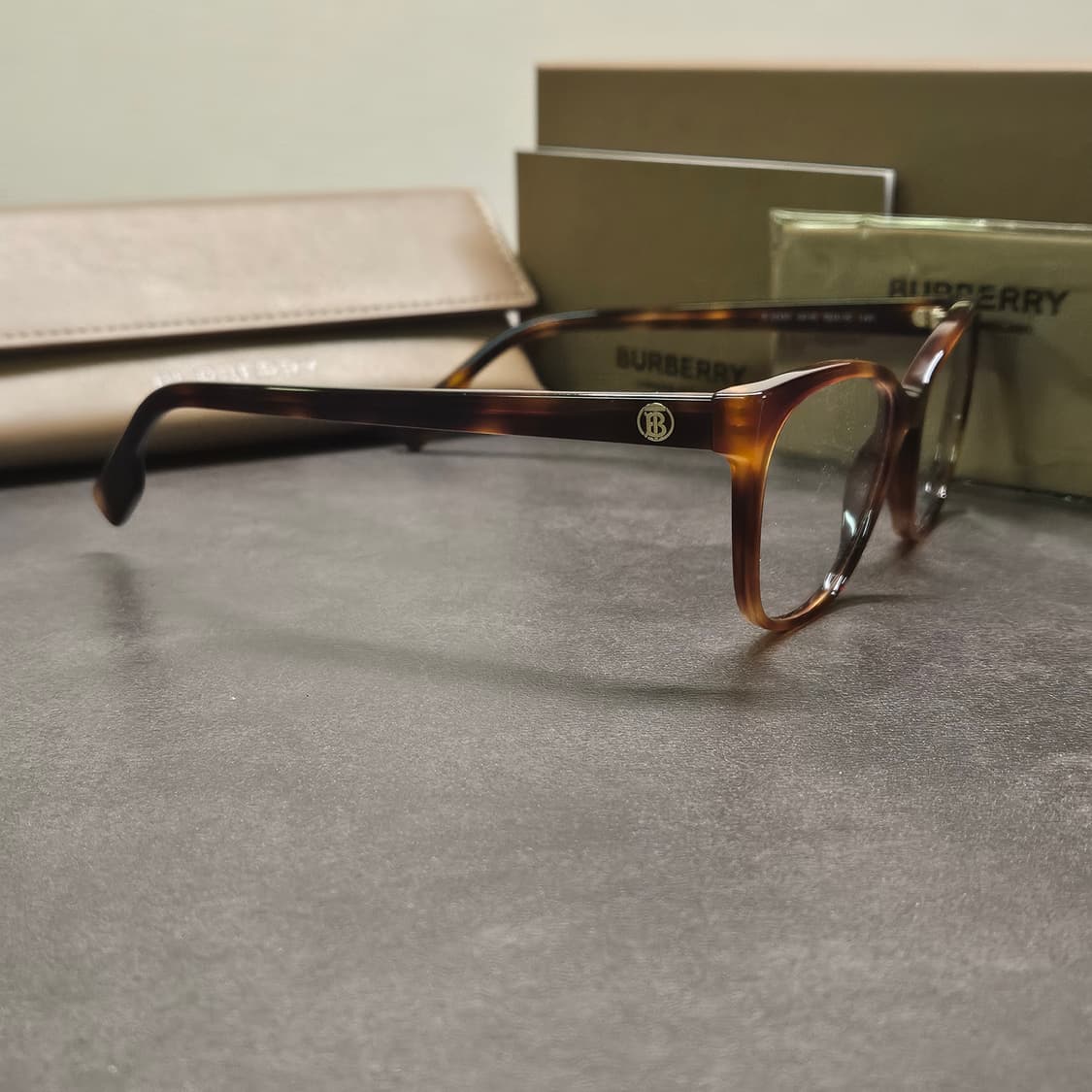 버버리 CAROLINE 캣아이 뿔테 / 풀박 새상품 상품이미지4