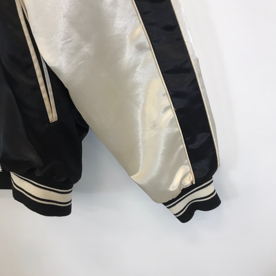 언더에어 UNDERAIR 자수 스카잔점퍼 [46사이즈] 상품이미지3